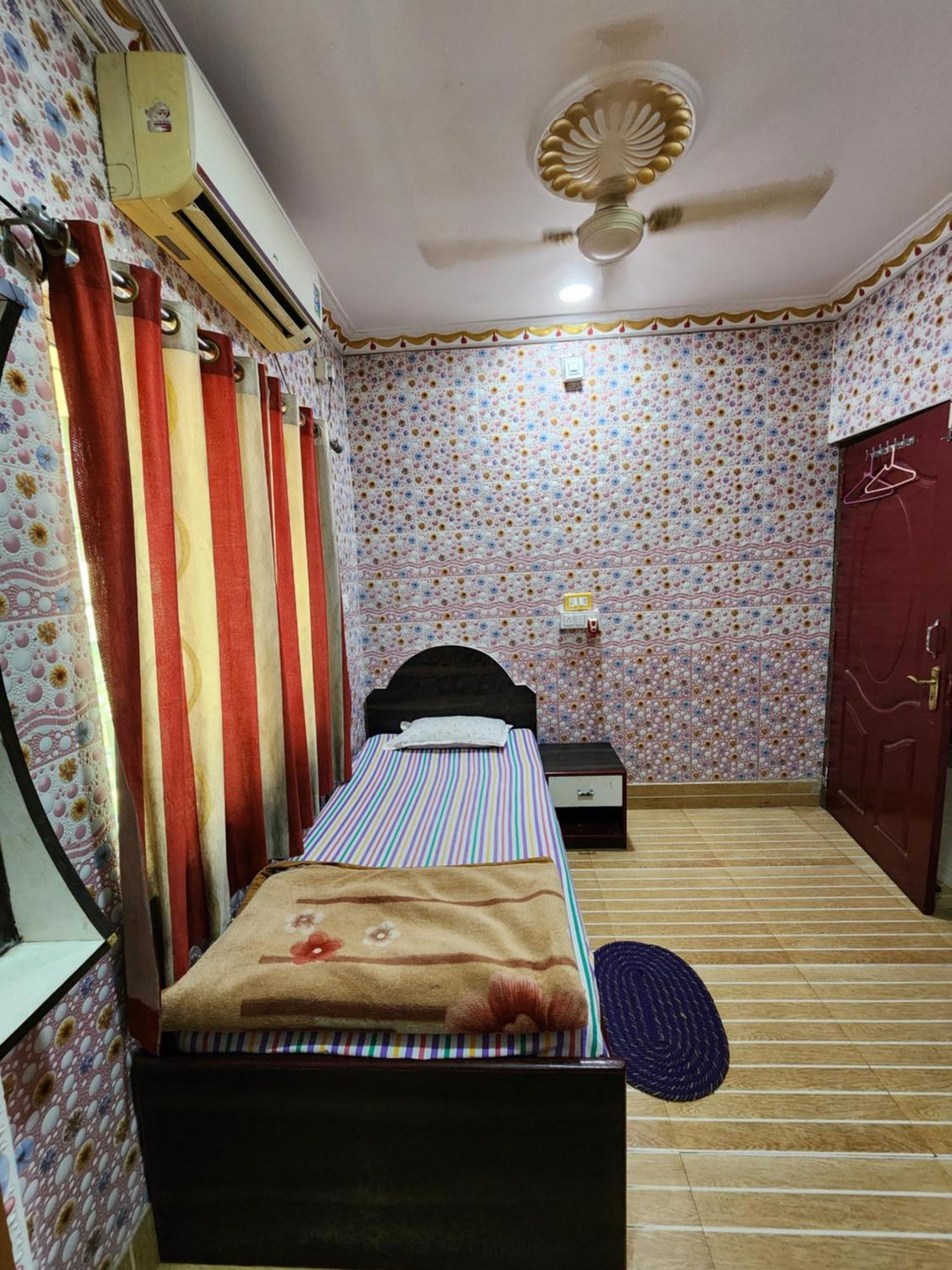 Hotel Shri Durga Baripada Zewnętrze zdjęcie